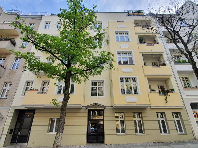 Helle und modernisierte 2,5-Zimmerwohnung nähe des Volkspark Wilmersdorf — photo 1